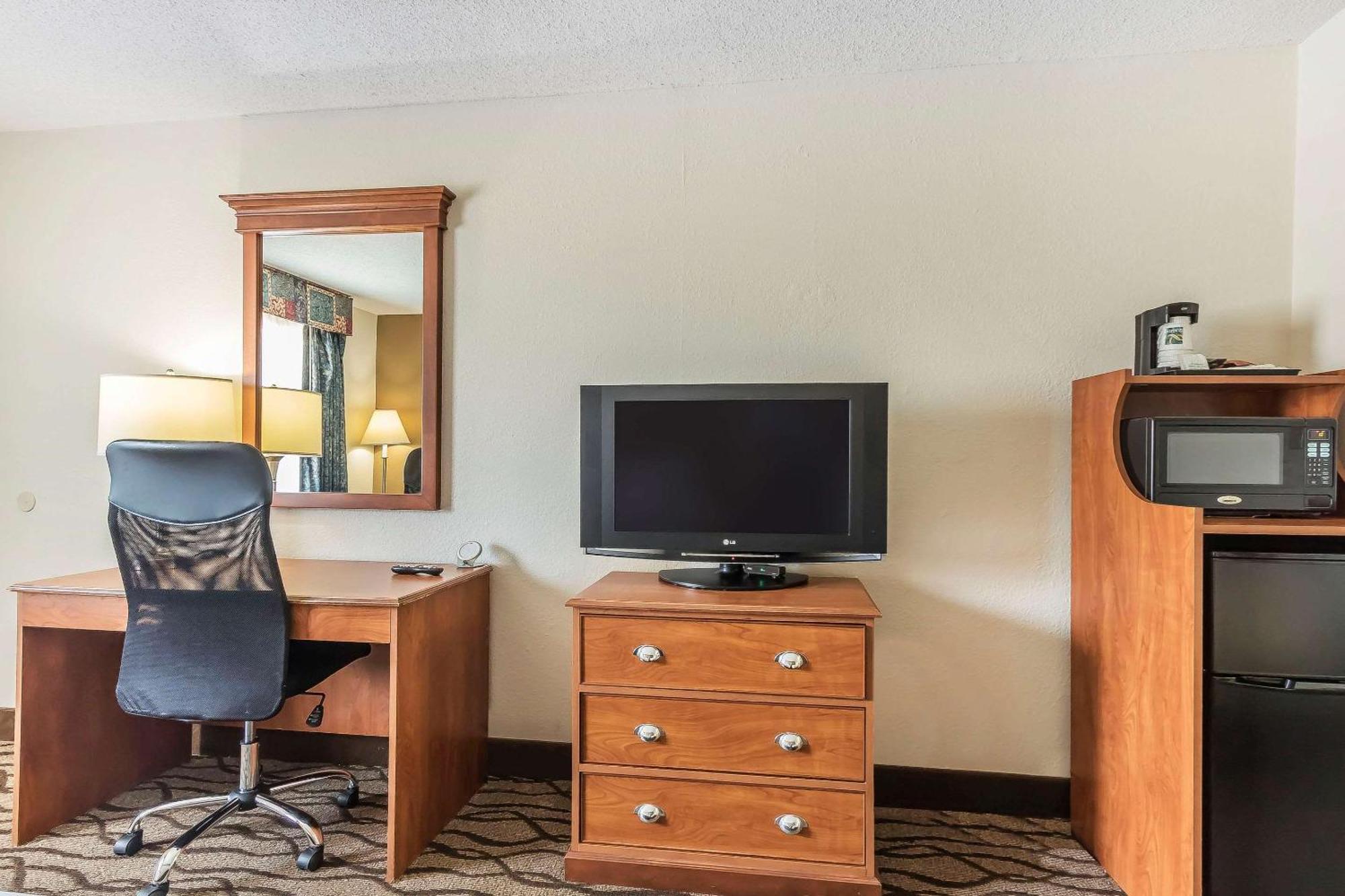 Quality Inn Charleston - Sikeston Экстерьер фото