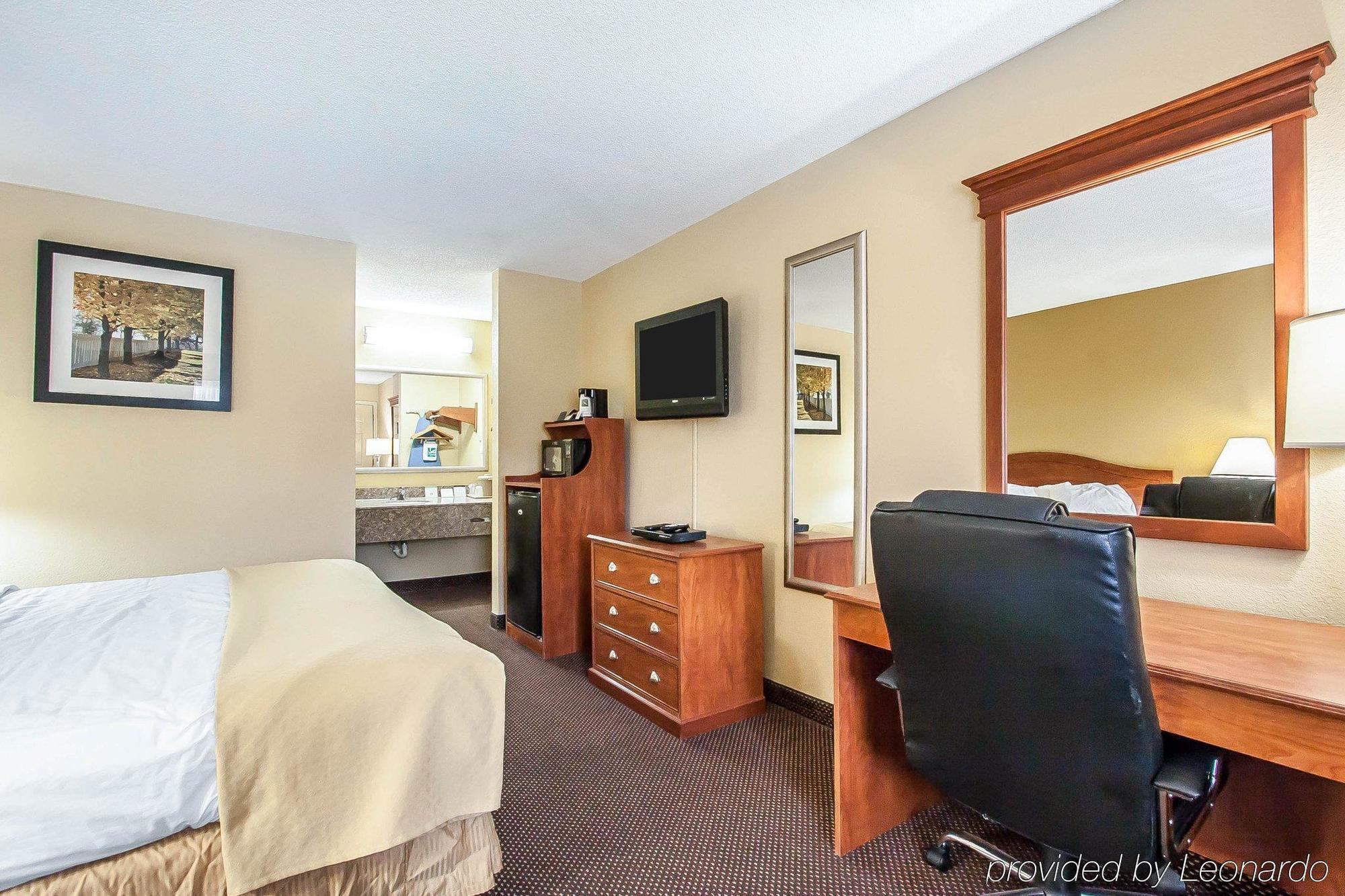 Quality Inn Charleston - Sikeston Экстерьер фото