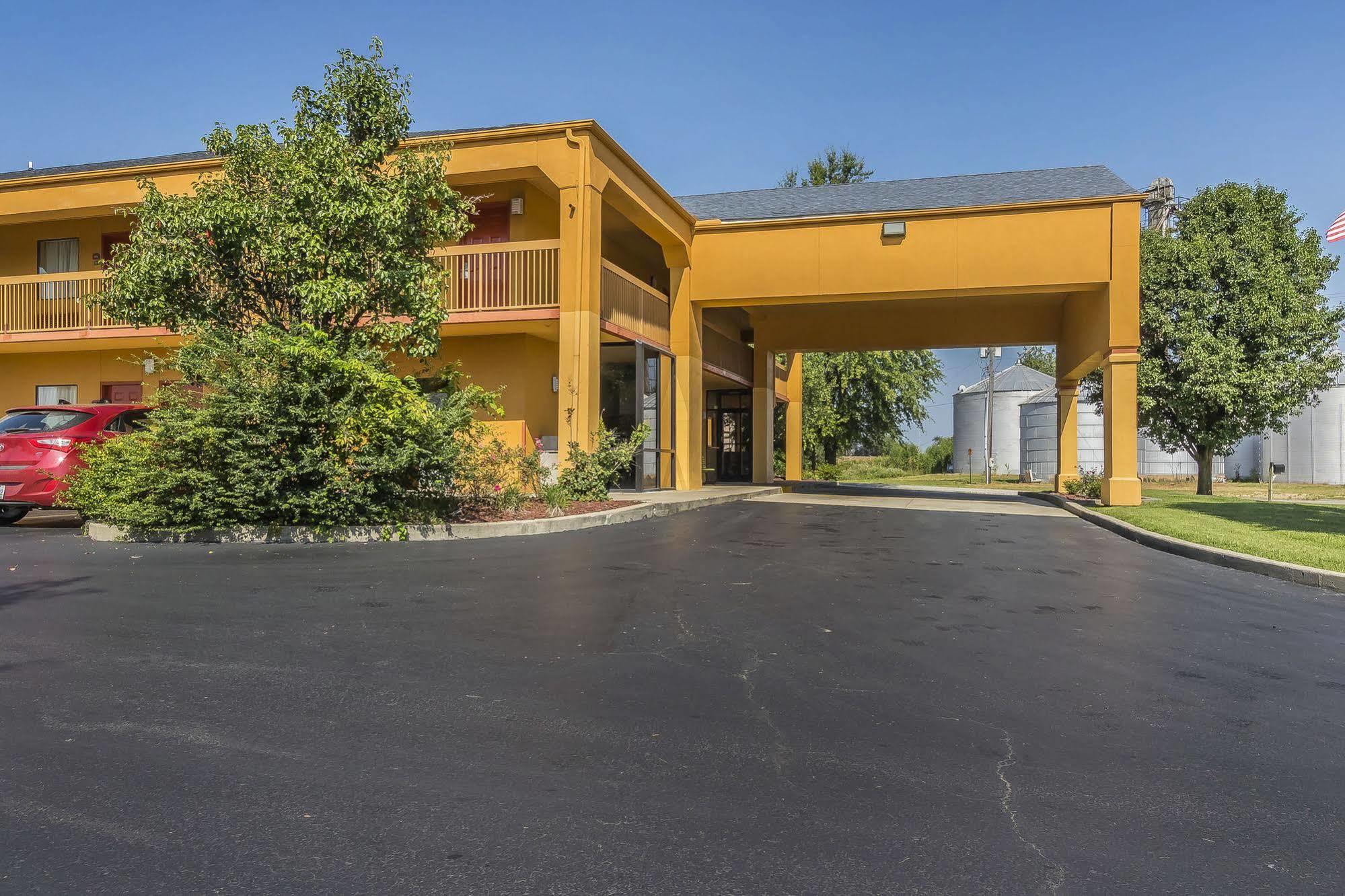 Quality Inn Charleston - Sikeston Экстерьер фото