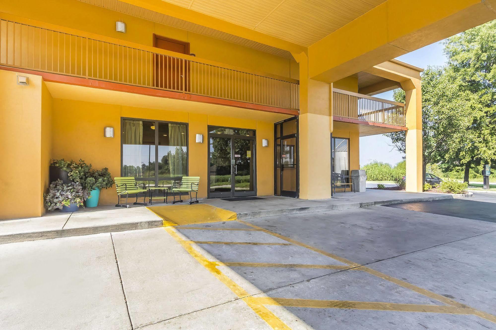 Quality Inn Charleston - Sikeston Экстерьер фото